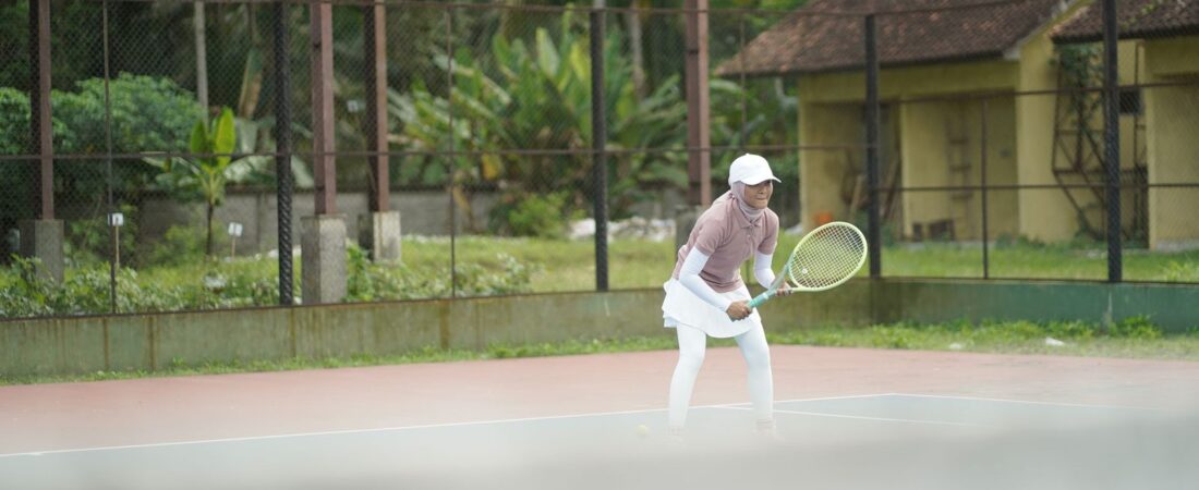 How to Choose a Tennis Coach (What Actually Matters)